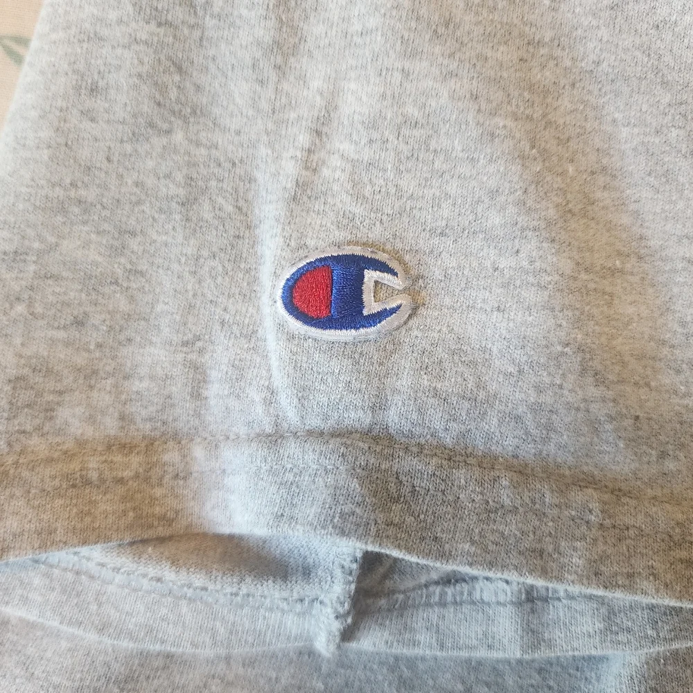 Champion Tee Shirt, Sz. L - Picture 4 of 5